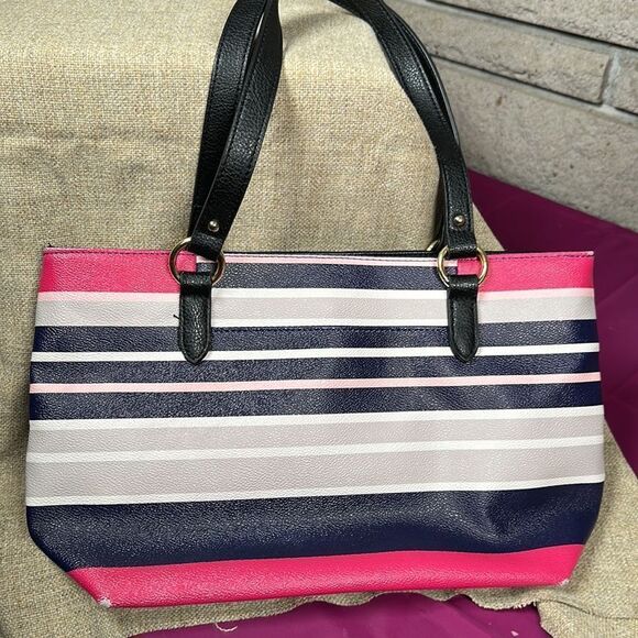 Liz Clairbone bag - Picture 4 of 8